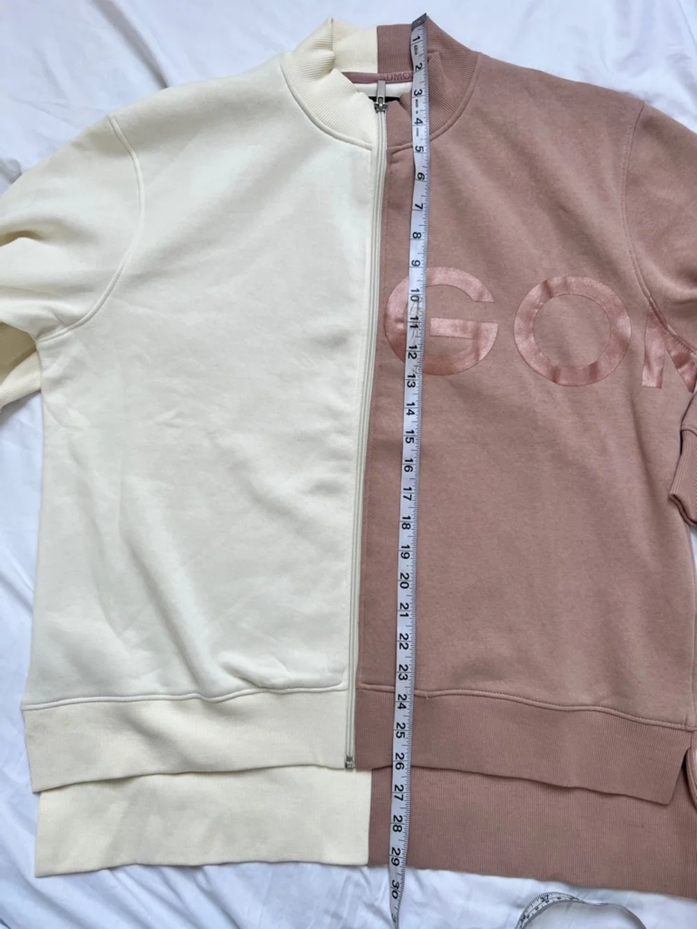 SDMOVE Two-Tone Zip Front Sweatshirt in Cream & Dusty Rose